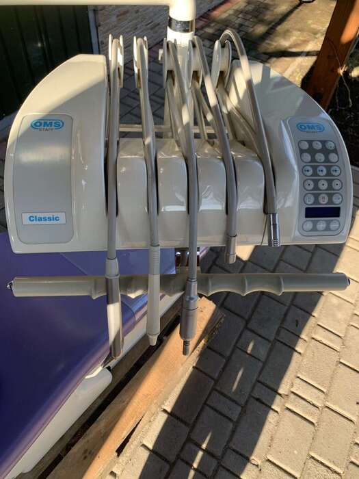 Продам стоматологічну установку привезену за кордону в гарному робочому стані Італійськоі фірми OMS staffClassic. Zooble.com.ua