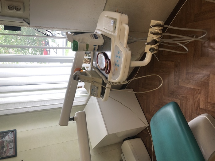 Продам стоматологічну установку Сатва комбі НВ4 2008 року. Установка навісного типу з блоком плювальниці, світильником Zooble.com.ua