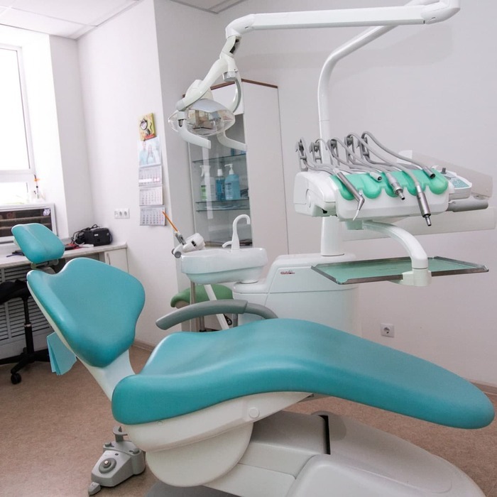 Продам стоматологічну установку Anthos A3 континентальна версія відмого італійського бренду в гарному робочому стані. Zooble.com.ua