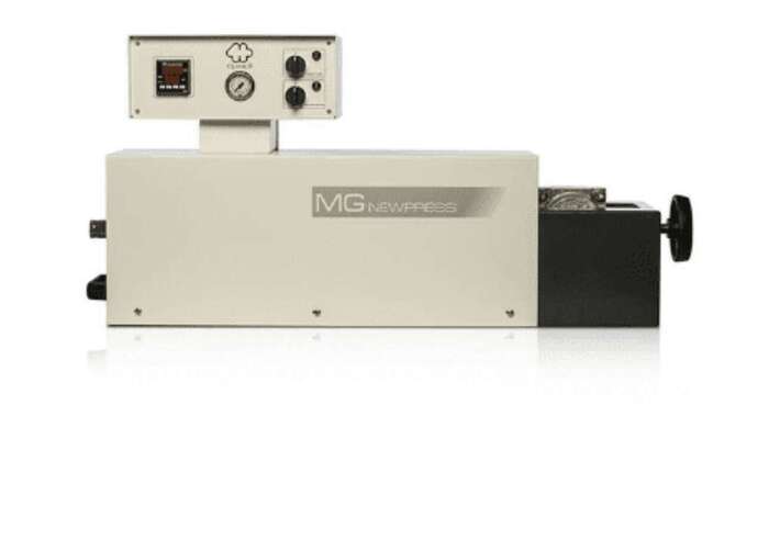 Продам термопрес , відмінний стан , мало користований , призначений для всіх видів термопластів (доступний після 25січня Zooble.com.ua