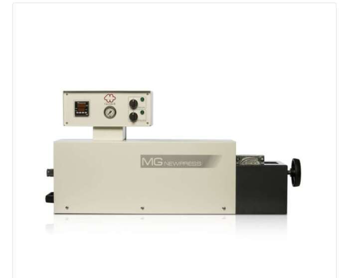 Продам термопрес , відмінний стан , мало користований , призначений для всіх видів термопластів (доступний після 25січня Zooble.com.ua