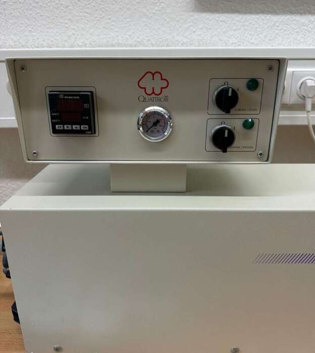 Продам термопрес , відмінний стан , мало користований , призначений для всіх видів термопластів (доступний після 25січня Zooble.com.ua