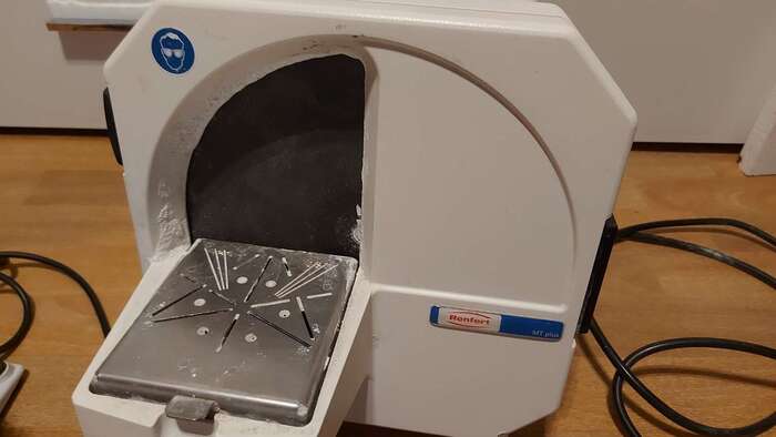 Продам трімер Renfert., (доступний після 5 червня.) Zooble.com.ua