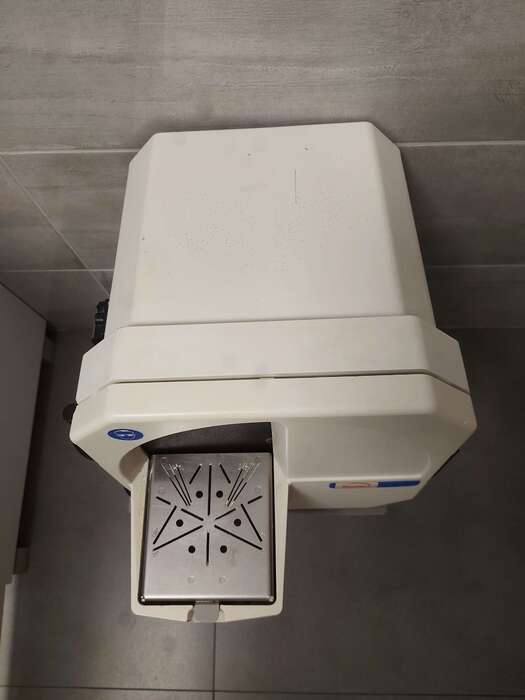 Продам трімер Renfert MT plus, досить добротний стан , працює добре та тихо. Zooble.com.ua