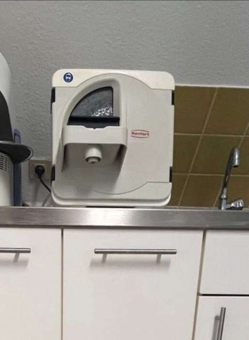 Продам трімер Renfert ,відмінний стан,працює справно ,ціна 615€. Zooble.com.ua