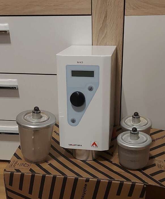 Продам вакуумний змішувач Smart-mix, Amann Girrbach,досить добротний стан , виробник -Німеччина , 3 колби в комплекті Zooble.com.ua