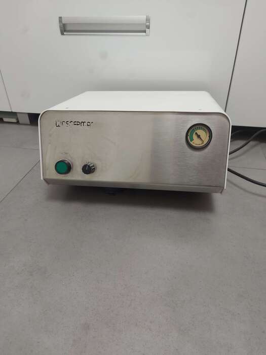 Продам вакуумний  змішувач Wassermann  із вмонтованою помпою . ( Помпа не викачує вакуум).Ціна 350€. Zooble.com.ua