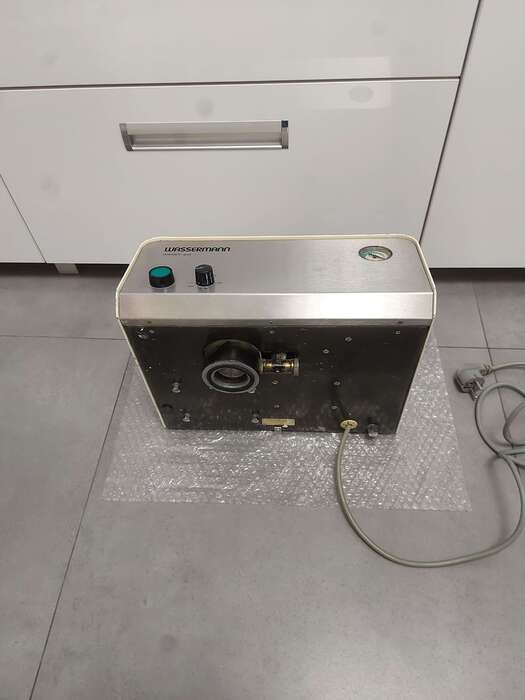 Продам вакуумний  змішувач Wassermann  із вмонтованою помпою . ( Помпа не викачує вакуум).Ціна 350€. Zooble.com.ua