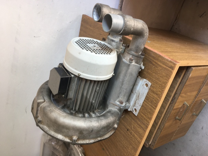 Продам вакуумну помпу на 1-3 стоматологічні установки Zooble.com.ua