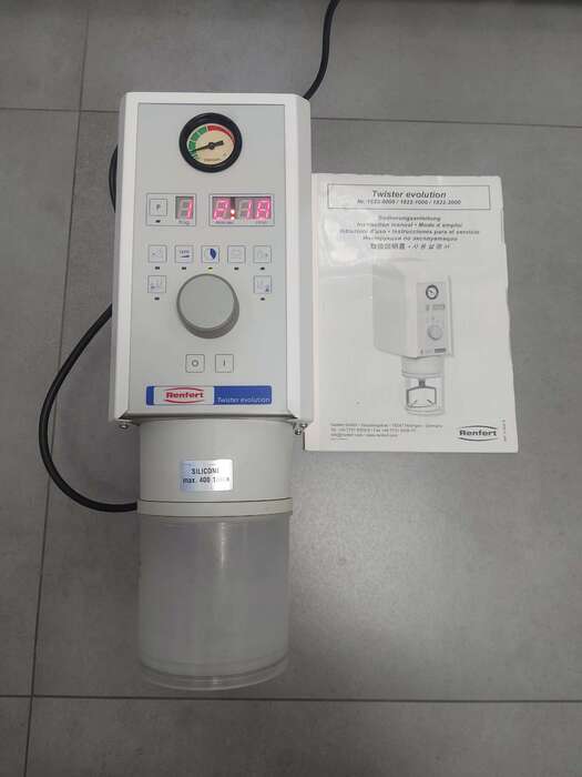 Продам вживані вакуумні міксери Renfert Twister.Досить хороший стан , з Німеччини. Zooble.com.ua