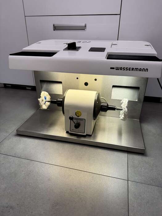 Продам вживаний полірувальний комплект Wassermann, досить добротний стан ,працює добре ,виробник -Німеччина. Zooble.com.ua