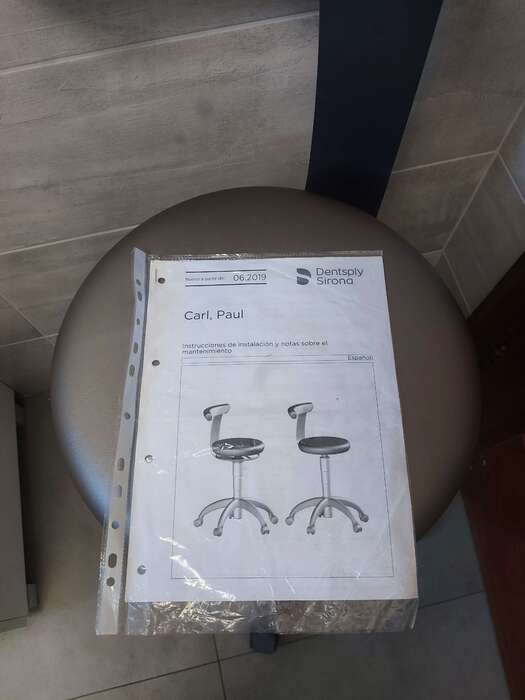 Продам вживаний стілець aсистента Sirona carl.Досить добротний стан. Відсилаю Н.П.без завдатків. Zooble.com.ua
