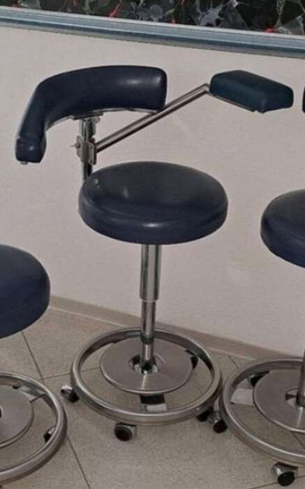 Продам вживаний стілець стоматолога Ritter з ножним керуванням висоти, хороший стан , виробник -Німеччина. Zooble.com.ua