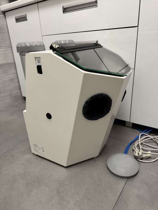 Продам вживану комбіновану піскарку преміум класу Renfert Vario basic, досить добротний стан , виробник -Німеччина. Zooble.com.ua