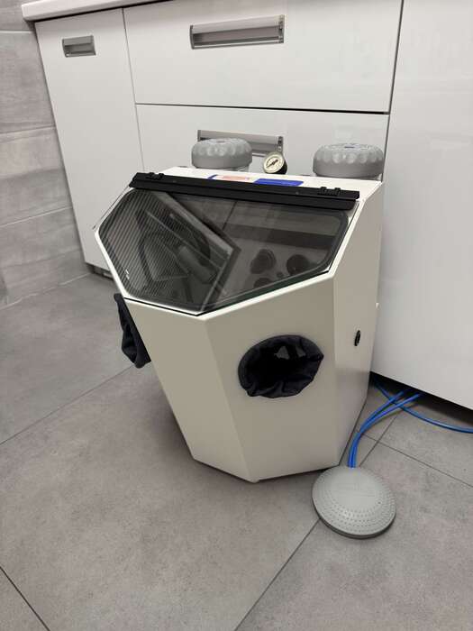 Продам вживану комбіновану піскарку преміум класу Renfert Vario basic, досить добротний стан , виробник -Німеччина. Zooble.com.ua