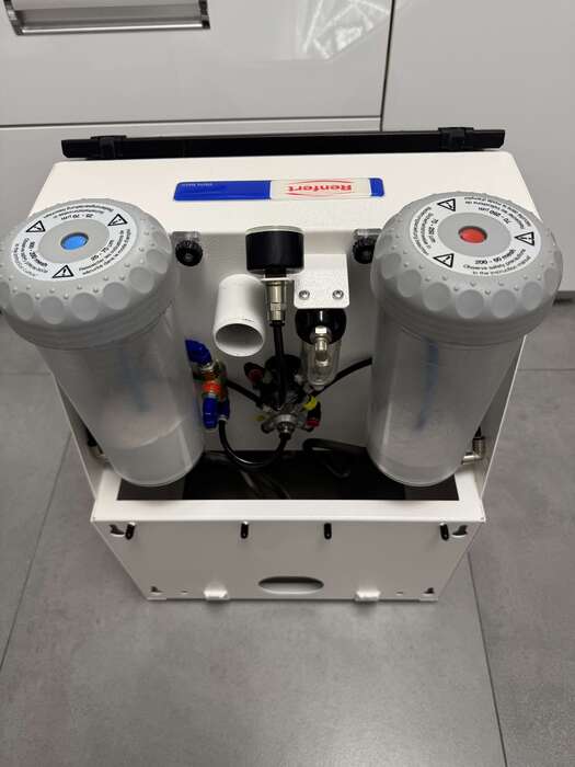 Продам вживану комбіновану піскарку преміум класу Renfert Vario basic, досить добротний стан , виробник -Німеччина. Zooble.com.ua