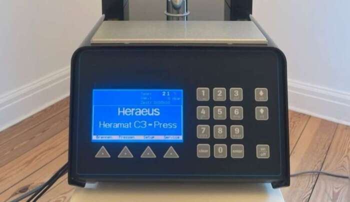 Продам вживану піч Heramat C3press, відмінний стан , працює справно , виробник -Німеччина. Ціна 3100€ Zooble.com.ua