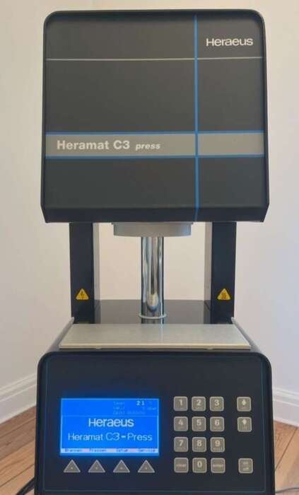 Продам вживану піч Heramat C3press, відмінний стан , працює справно , виробник -Німеччина. Ціна 3100€ Zooble.com.ua