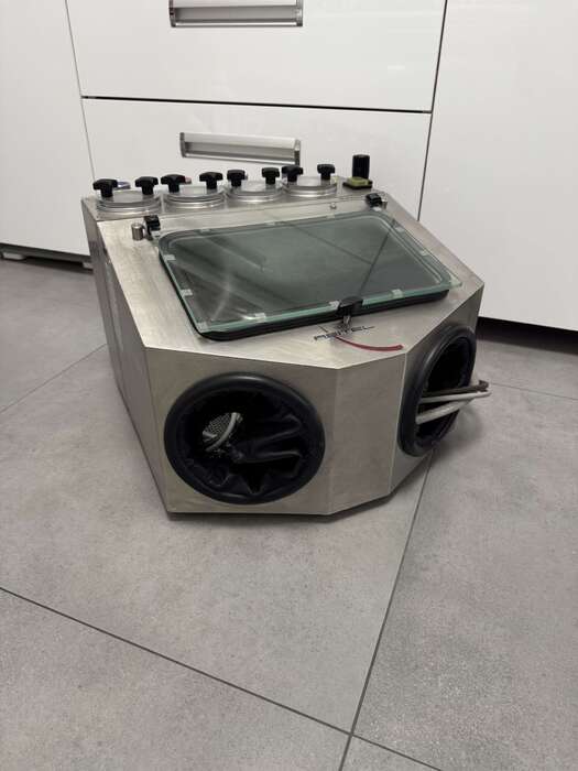 Продам вживану піскарку преміум класу Reitel на 4 бачки та 4 сопла. Zooble.com.ua