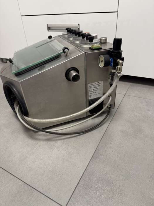 Продам вживану піскарку преміум класу Reitel на 4 бачки та 4 сопла. Zooble.com.ua