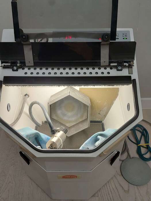 Продам вживану піскоструйку Renfer Vario Jet -automatic,досить добротний стан , працює добре , виробник -Німеччина. Zooble.com.ua