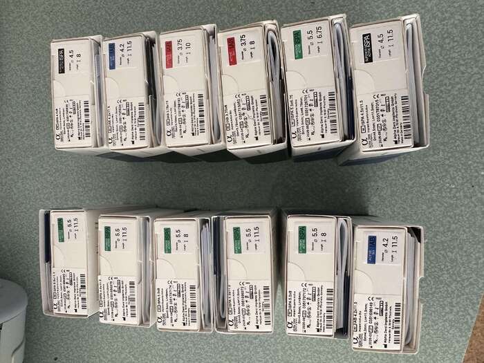 Продам залишки імплантатів ALPHA DENT, також є комплектуючі до них Zooble.com.ua