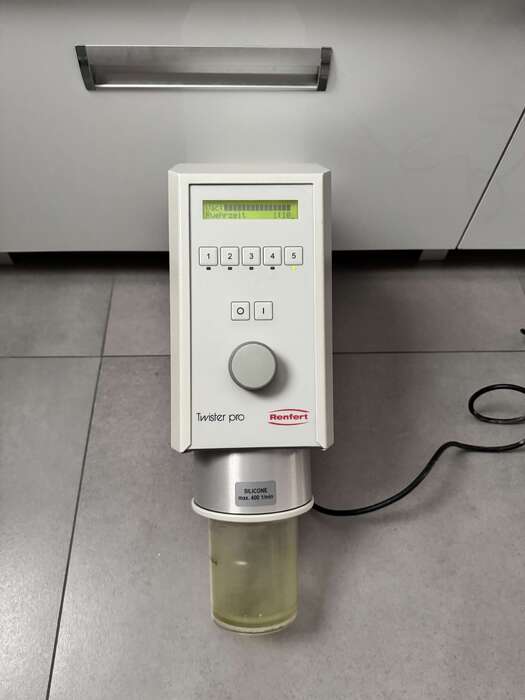 Продам змішувач Renfert,досить добротний стан ,Не потребує компресора ,ціна 715€. Zooble.com.ua