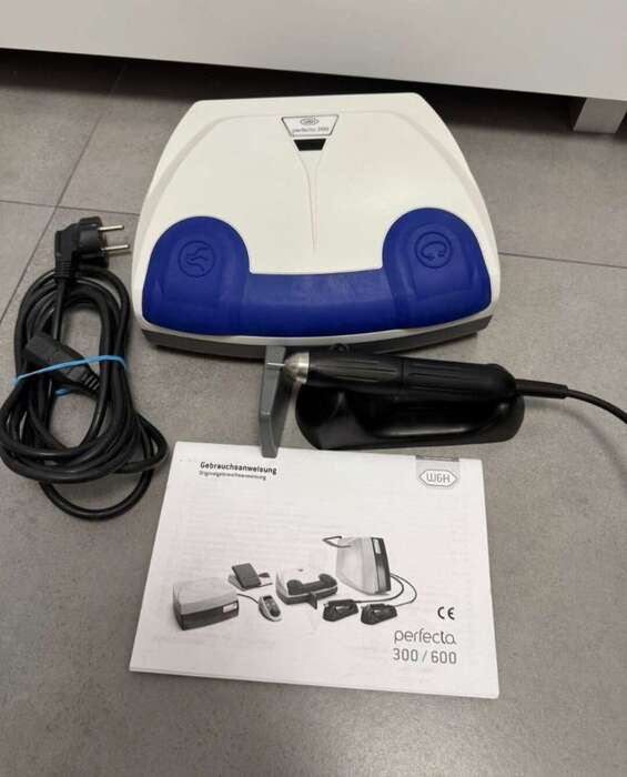 Продам зуботехнічнийнаконечник із блоком керування Perfecta , досить хороший стан , виробник -Австрія . Zooble.com.ua