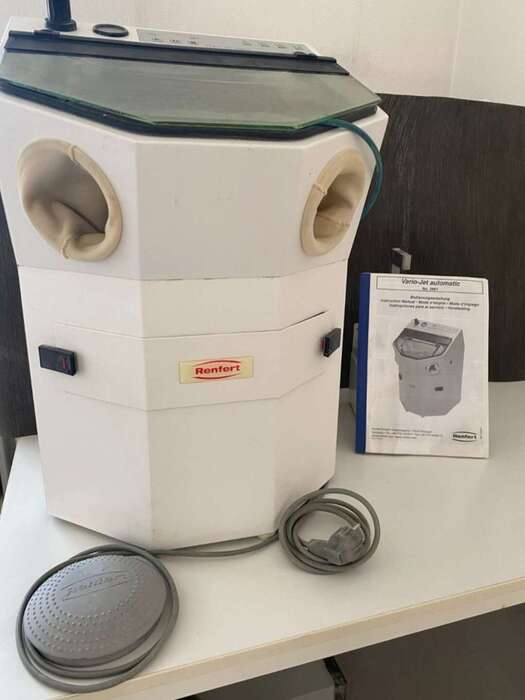 Продам вживану автоматичнупіскарку для розпакування -Renfert Vario -jet automatic.ціна1870€ Zooble.com.ua