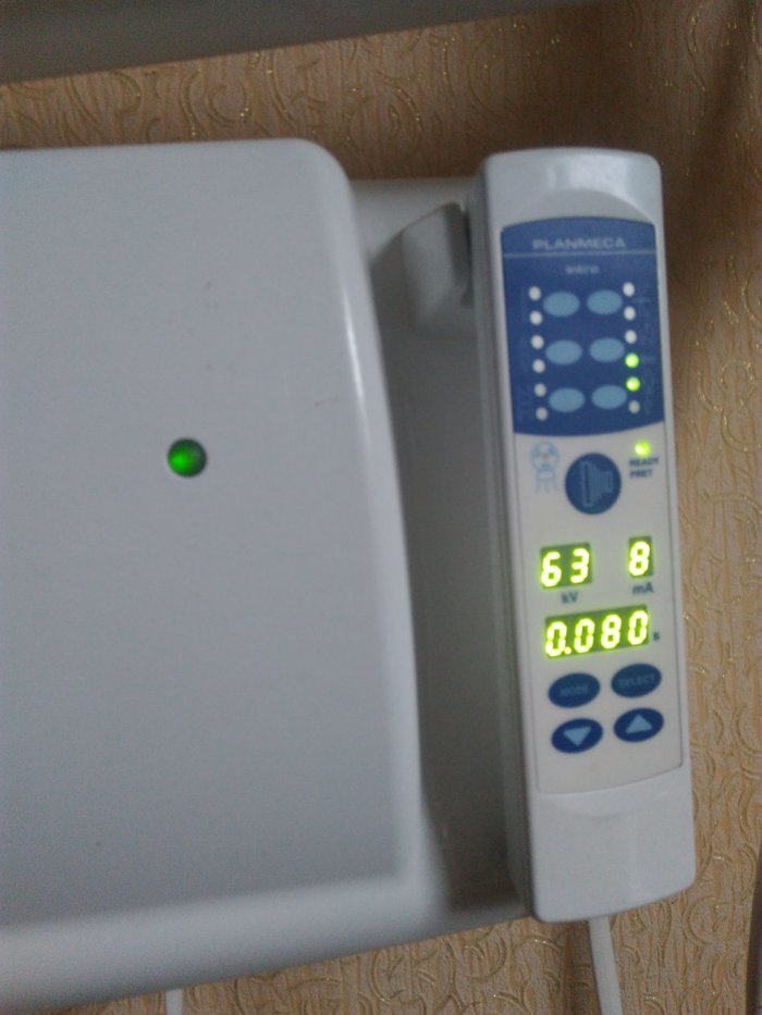 продаю рентгеновский дентальный аппарат PLANMECA INTRA 2012 года выпуска . сделано меньше 100 снимок 40000грн Торг Zooble.com.ua