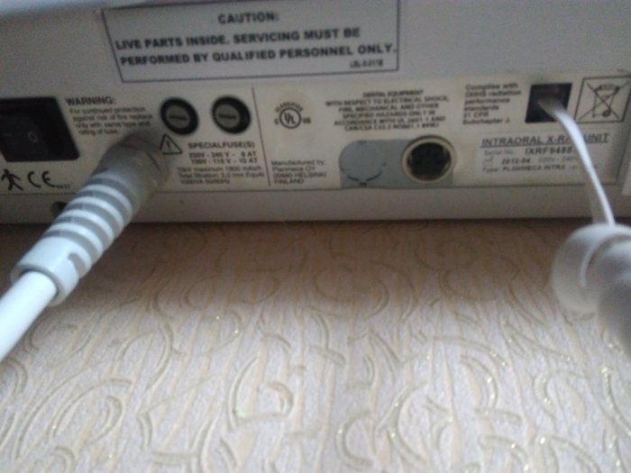 продаю рентгеновский дентальный аппарат PLANMECA INTRA 2012 года выпуска . сделано меньше 100 снимок 40000грн Торг Zooble.com.ua