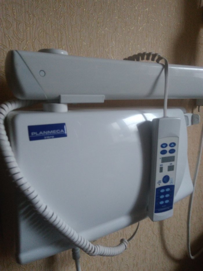 продаю рентгеновский дентальный аппарат PLANMECA INTRA 2012 года выпуска . сделано меньше 100 снимок 40000грн Торг Zooble.com.ua