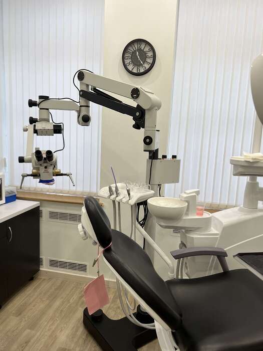 Продаю стоматологічний мікроскоп Leica M655 б/в в гарному стані. Все працює. Київ Zooble.com.ua