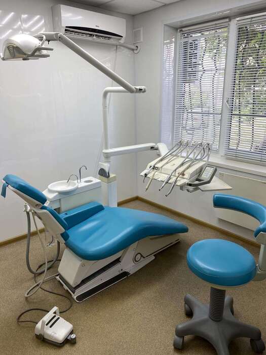 Продаются 2 стоматологические установки Anthos. Цена 1000$ и 1500$ Тел.0664447341, 0958110365 Zooble.com.ua