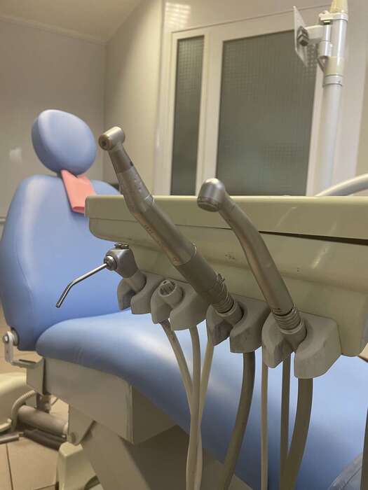 Продажа стоматологічної установки Gnatus (Бразилія) 2004 року випуску у робочому стані. Звертатися: 0662654336 Марина Zooble.com.ua