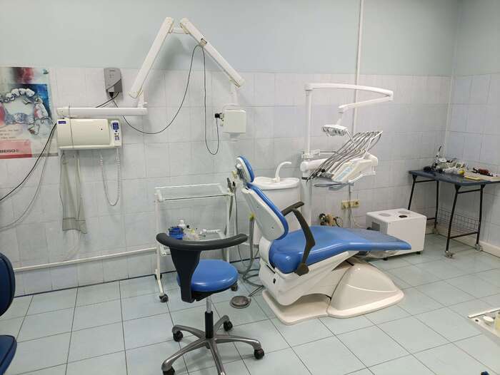 Пропоную в оренду стоматологічне крісло в діючій клініці з хорошим ремонтом.Зручне розташування ,є всі умови/ Zooble.com.ua