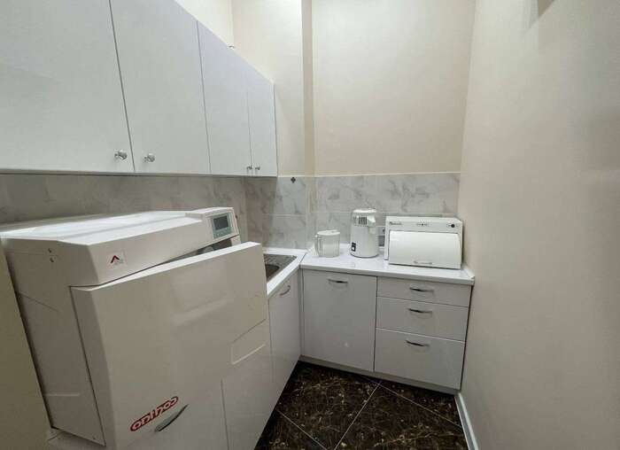 Сдам стоматологический кабинет (посменно) со всем необходимым оборудованием. При отключении света генератор имеется. Zooble.com.ua