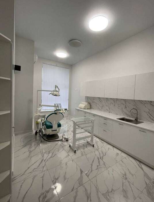 Сдам стоматологический кабинет (посменно) со всем необходимым оборудованием. При отключении света генератор имеется. Zooble.com.ua