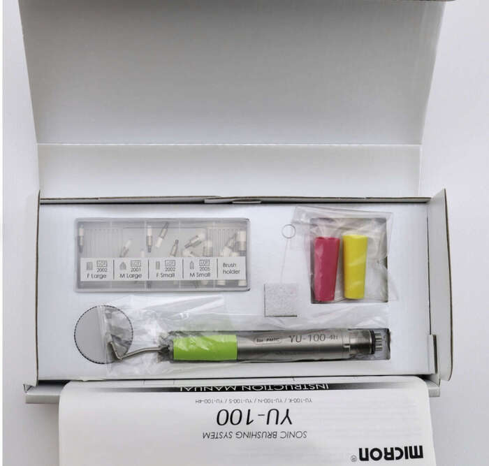 Щітка пневматична YU-100-4H, роз`єм Midwest (M4). Робоча частота 4000-6000 Hz. Вага наконечника 62 гр Японія виробництво Zooble.com.ua