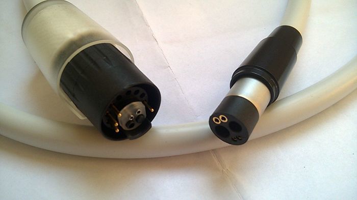 Шланг новый турбинный для Sirona C1,C4 по 4000 грн; С8+ по 2900 грн. Zooble.com.ua