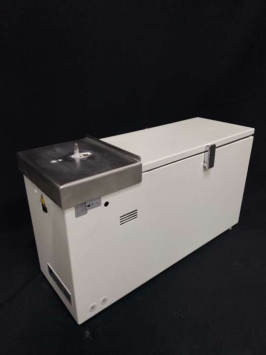 Шліфувальна машина Harnisch+Rieth GF 318 Робочий стіл регулюється по висоті З вбудованим пиловловлювачем Ціна - 900€ Zooble.com.ua