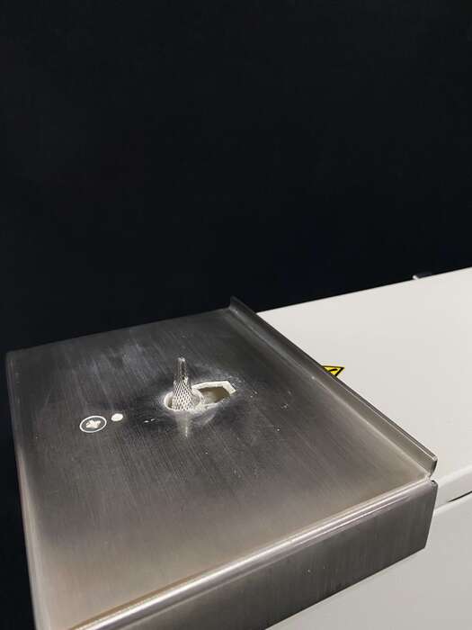 Шліфувальна машина Harnisch+Rieth GF 318 Робочий стіл регулюється по висоті З вбудованим пиловловлювачем Ціна - 900€ Zooble.com.ua