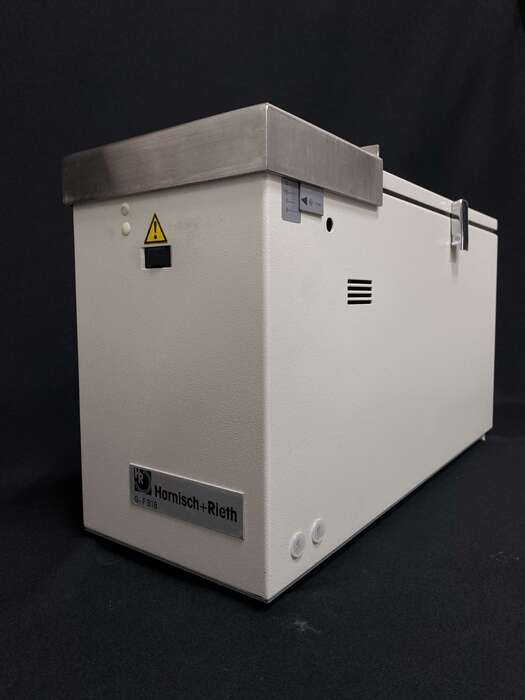 Шліфувальна машина Harnisch+Rieth GF 318 Робочий стіл регулюється по висоті З вбудованим пиловловлювачем Ціна - 900€ Zooble.com.ua