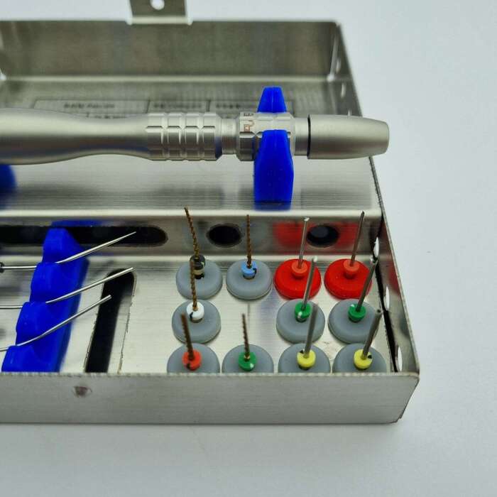 Система видалення зламаних файлів C-FR1 це набір спеціалізованих інструментів для вилучення зламаних файлів з кореневого Zooble.com.ua