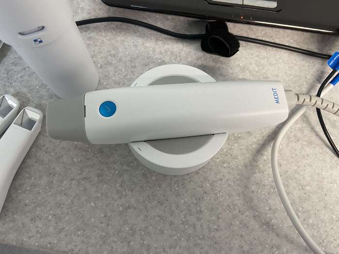 Сканер Medit i500 стан ідеальний всі деталі по телефон Zooble.com.ua