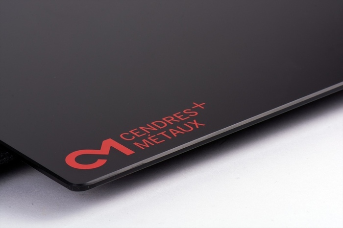 Фірмова скляна палітра Cendres+ Metaux для замішування керамічної маси Zooble.com.ua