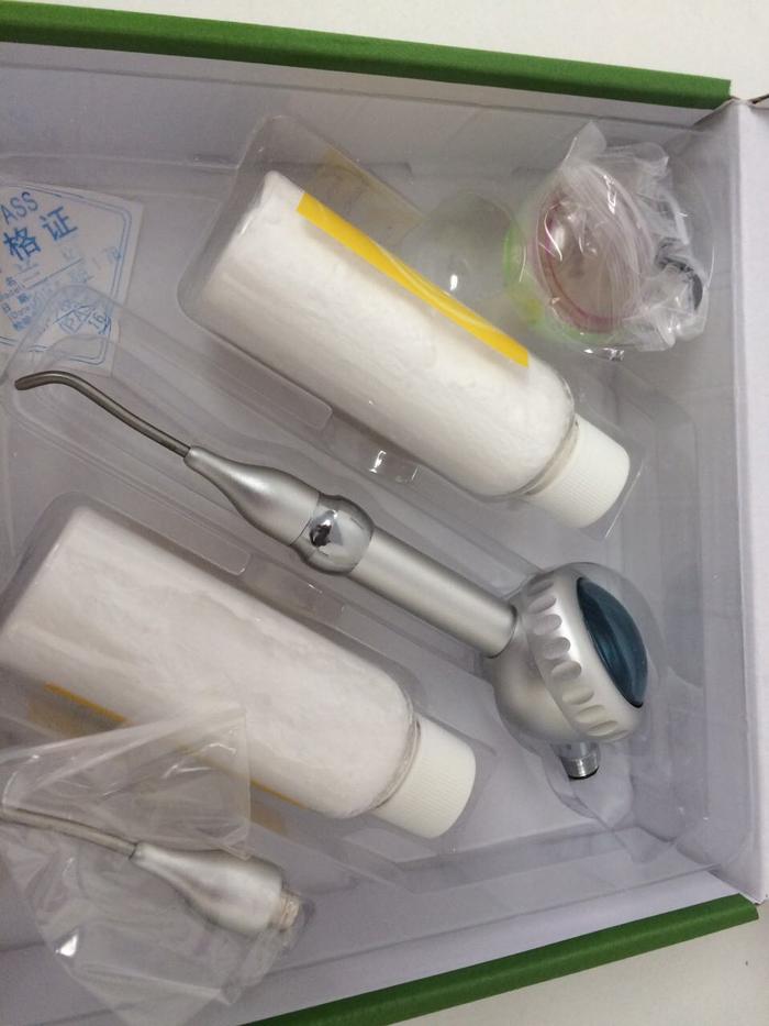 Содоструйка Air Polisher. В комплекті 2 набори соди 130г + додаткова насадка. фіна 1150грн. Zooble.com.ua