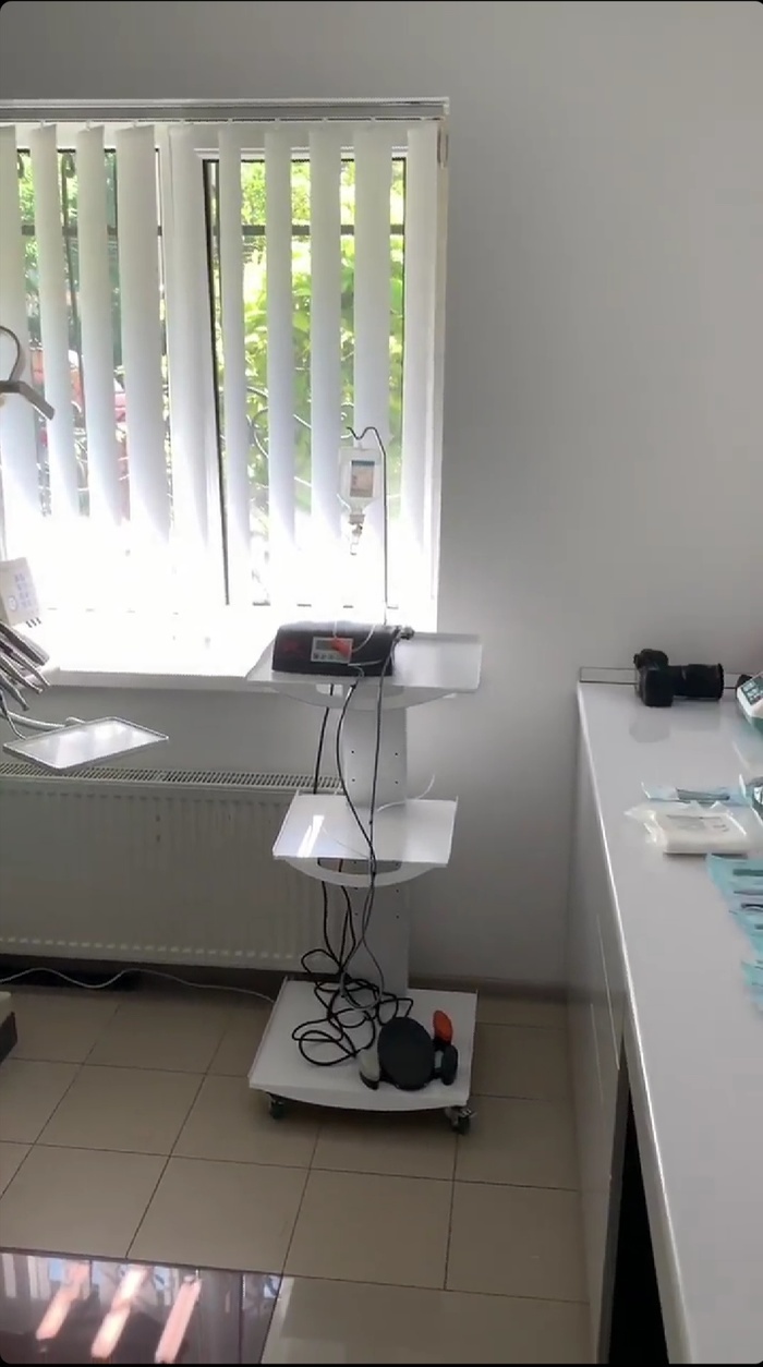 Столик фізіодиспенсера приладовий Zooble.com.ua