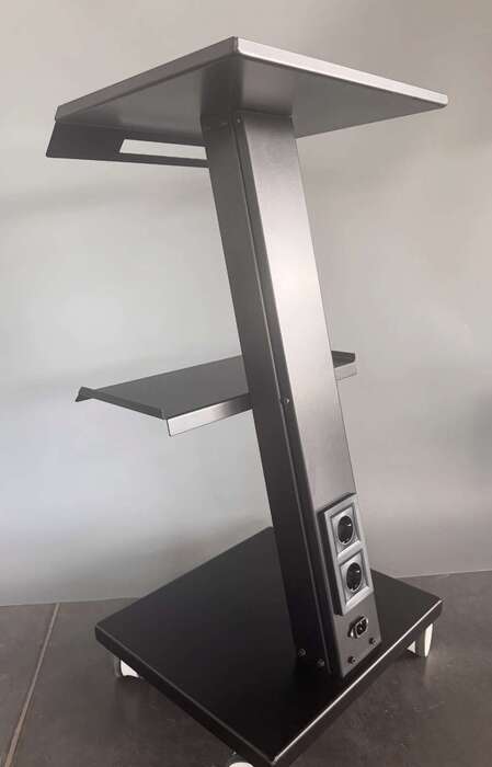 Столик інструментальний електрифікований є в чорному та білому кольорах! Zooble.com.ua