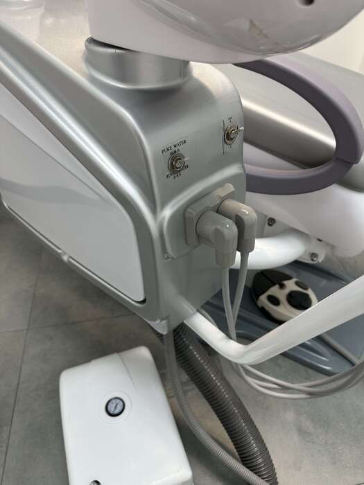 Стомат установка CQ 218 (Кітай) в використанні була три місяці Zooble.com.ua